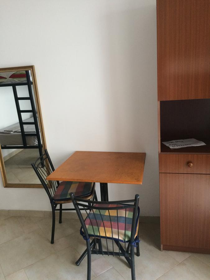 Nina Guest House 地拉那 外观 照片