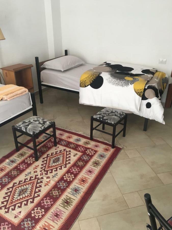 Nina Guest House 地拉那 外观 照片